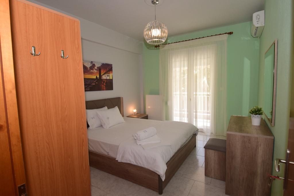 Bourlis Apartments 아스프로발타 외부 사진