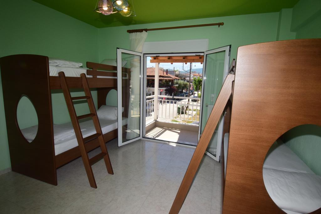 Bourlis Apartments 아스프로발타 외부 사진