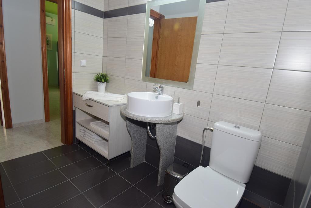 Bourlis Apartments 아스프로발타 외부 사진