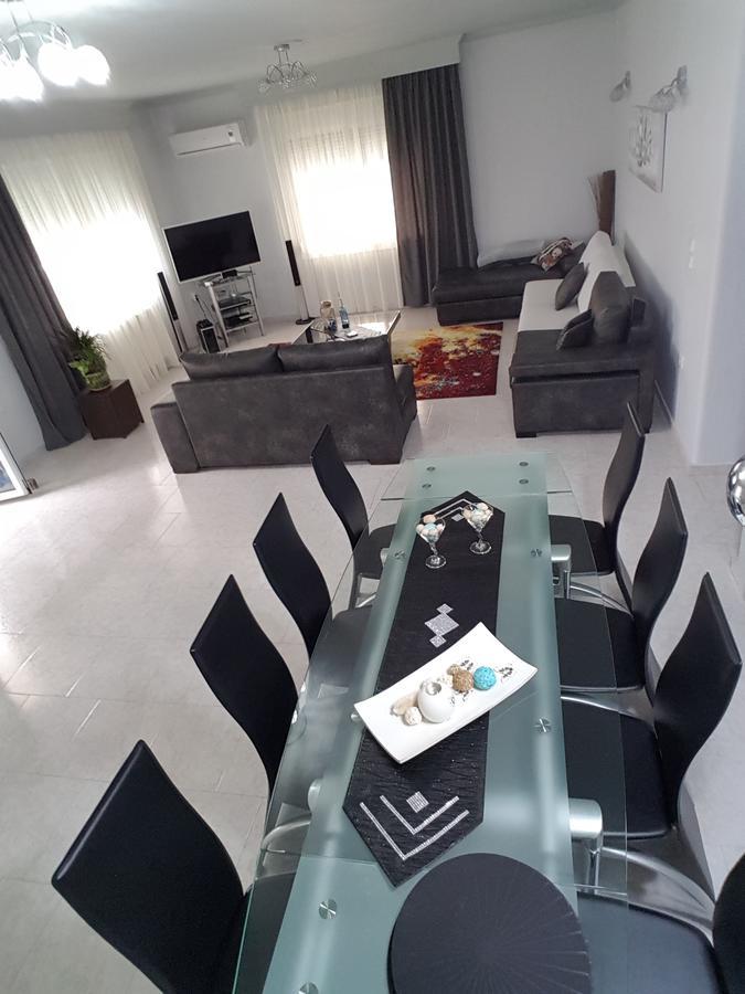 Bourlis Apartments 아스프로발타 외부 사진